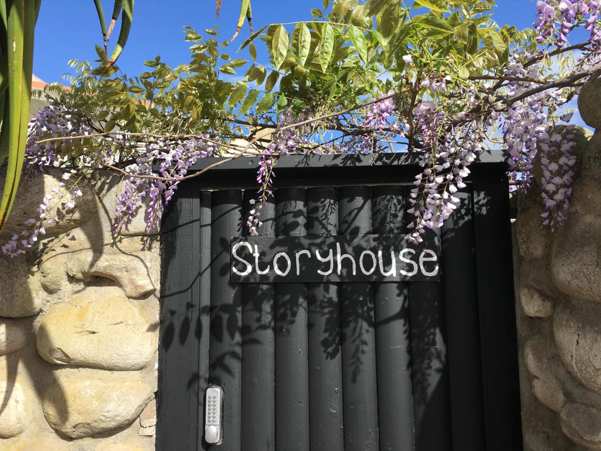 Storyhouse In Комметьи Экстерьер фото